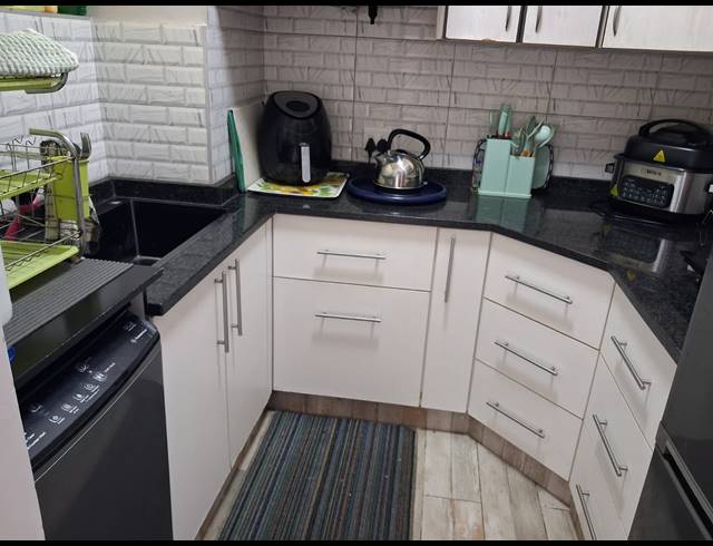 1 BEDROOM FLAT FOR SALE IN BLUFF